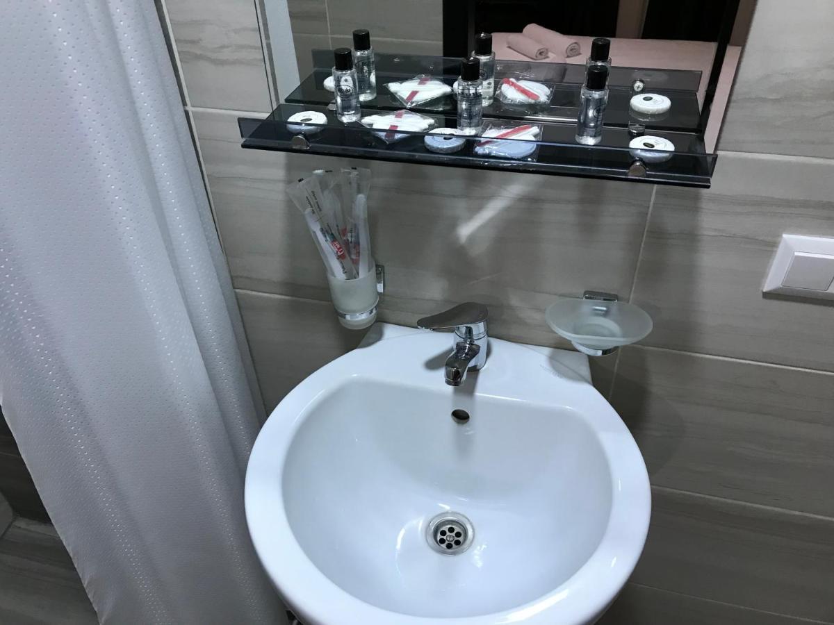 Family Guest House ティビリシ エクステリア 写真