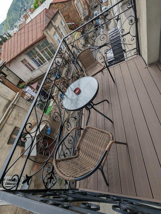 Family Guest House ティビリシ エクステリア 写真